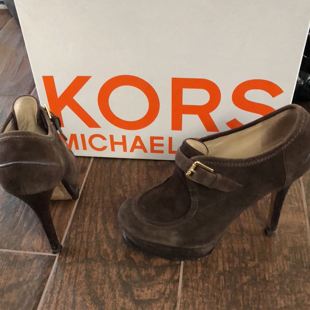 Michael Kors Suede heels